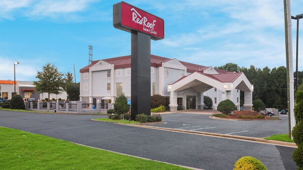 Exterior - Red Roof Inn & Suites Newnan (Newnan)
