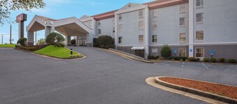 Red Roof Inn & Suites Newnan