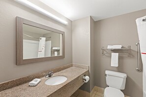 Articles de toilette gratuits, sèche-cheveux, serviettes fournies