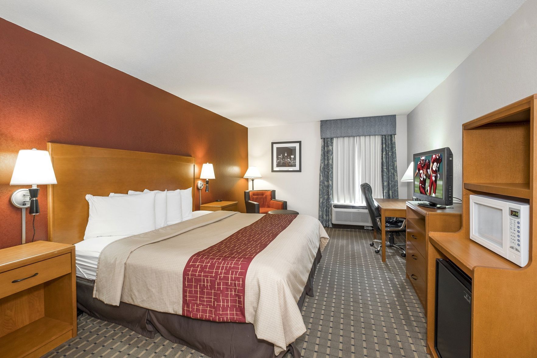 Bureau, fer et planche à repasser, accès au Wi-Fi (inclus)