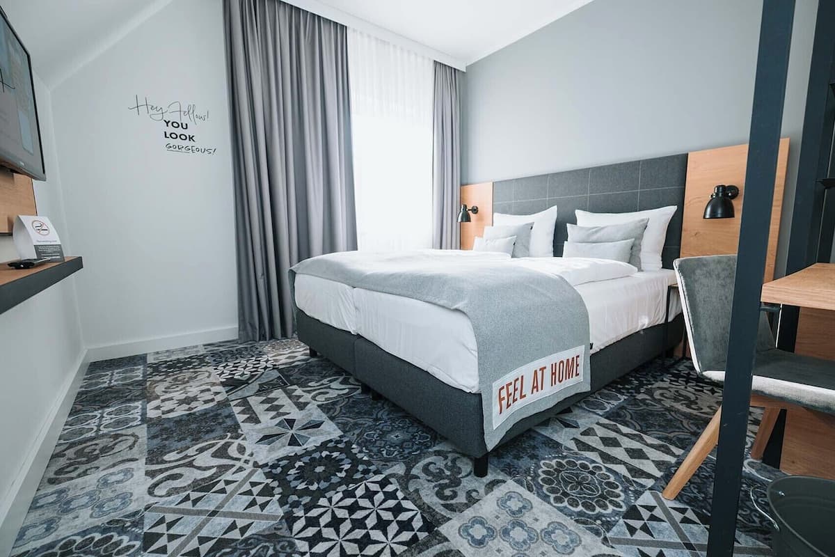 Comfort Double Room | 1 bedroom, hypo-allergenic bedding, individually decorated, desk