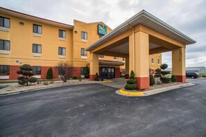 Exterior - Quality Inn Litchfield Route 66 (Litchfield)