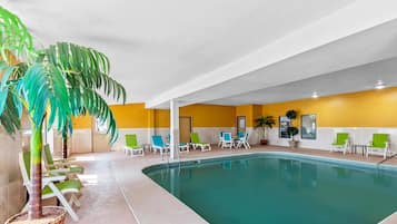 Una piscina cubierta