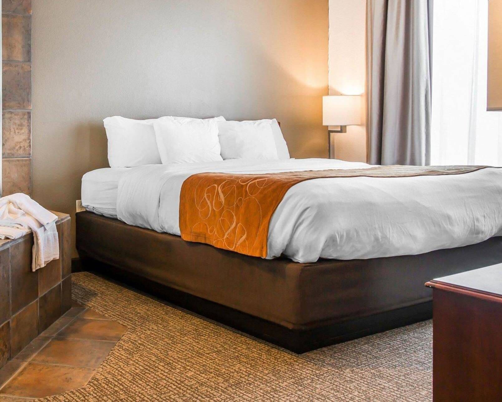 Ropa de cama de alta calidad y escritorio 
