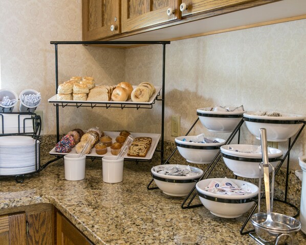 Free buffet breakfast 