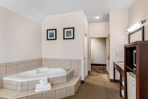 Standaard kamer, 1 kingsize bed, niet-roken | Luxe beddengoed, een bureau, een laptopwerkplek