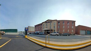 Fachada de la propiedad