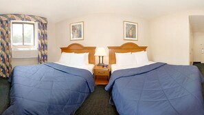 In-room safe, iron/ironing board, alarm clocks - Comfort Inn JFK Airport (Jamaica)