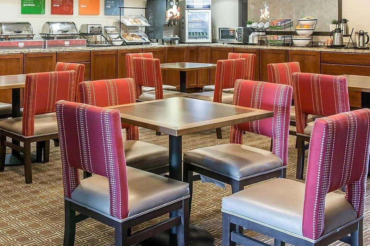 free buffet breakfast