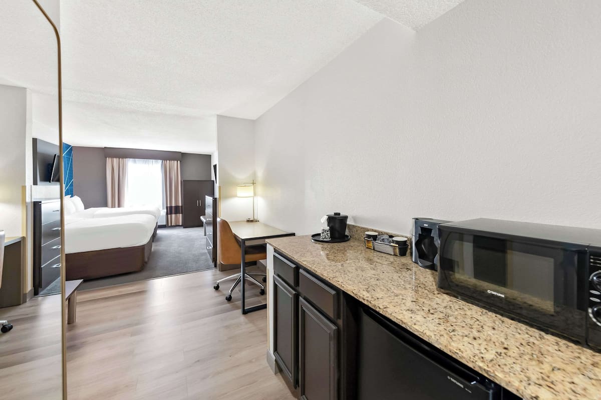 1 bedroom, desk, laptop workspace, blackout curtains