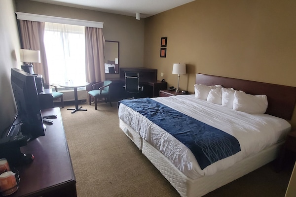 Iron/ironing board, free WiFi, bed sheets, alarm clocks