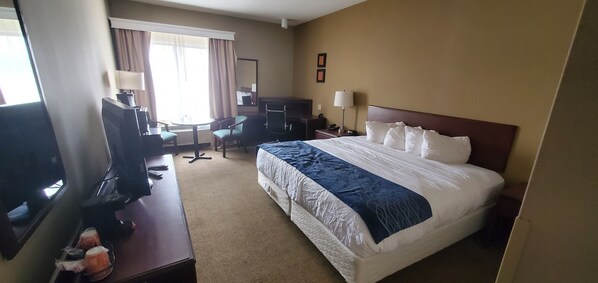 Iron/ironing board, free WiFi, bed sheets, alarm clocks - Cambridge Inn by Capital O near I-70 / I-77 (Cambridge)