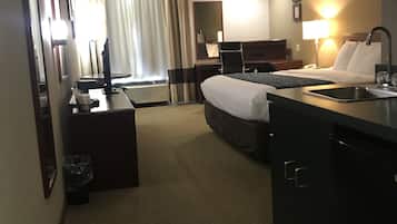 Suite, 1 King Bed, Non Smoking, Hot Tub | In-room safe, blackout drapes, iron/ironing board
