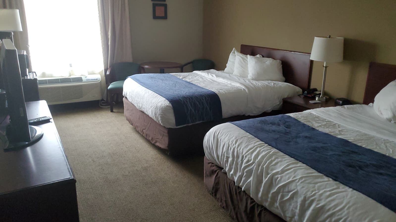 Strykjärn/strykbräda, gratis wi-fi, sängkläder och väckarklockor