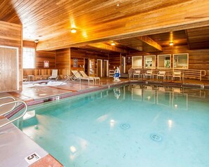 Indoor pool, pool loungers