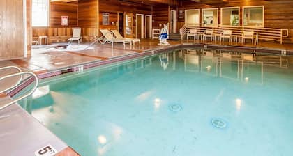 Comfort Suites Clackamas