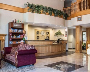 Lobby - Comfort Suites Clackamas (Clackamas)