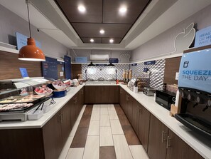 Petit déjeuner buffet compris tous les jours