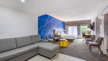 Suite, 1 King Bed, Non Smoking | Premium bedding, pillowtop beds, desk, blackout drapes