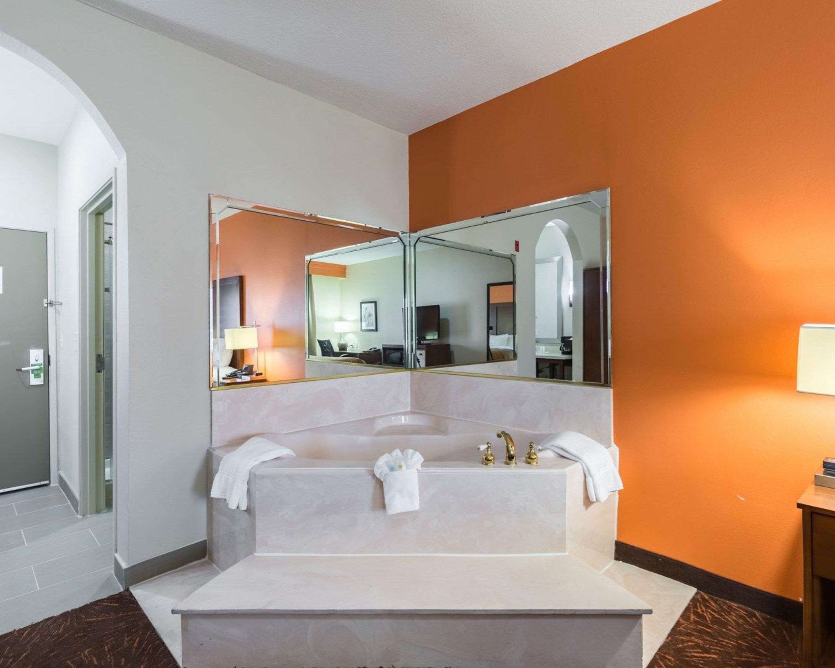 desk, iron/ironing board, free cots/infant beds, rollaway beds