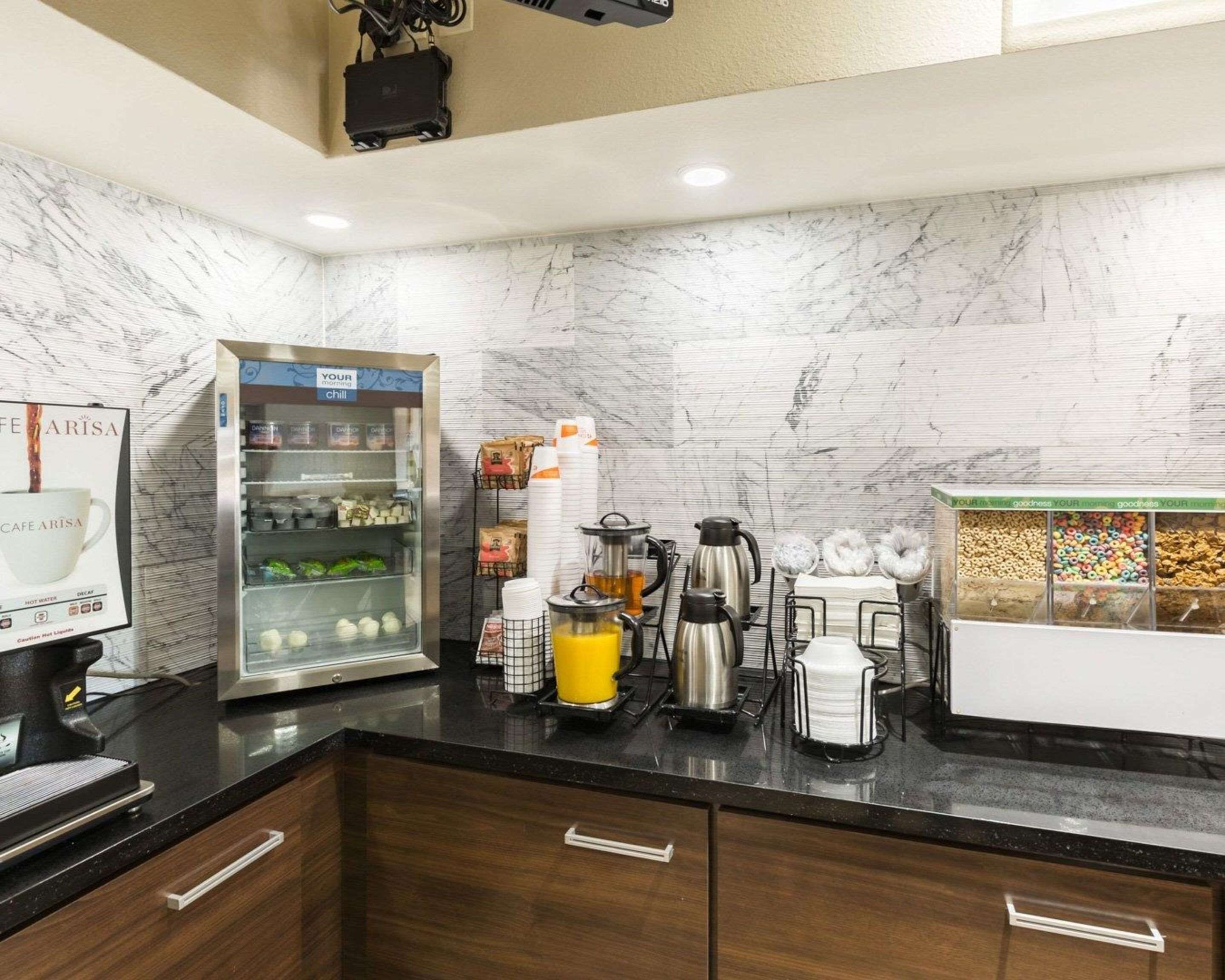 free daily continental breakfast