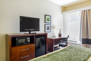 Bureau, fer et planche à repasser, Wi-Fi gratuit, draps fournis