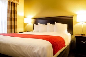 In-room safe, desk, laptop workspace, blackout curtains - Country Inn & Suites by Radisson, Tuscaloosa, AL (Tuscaloosa)