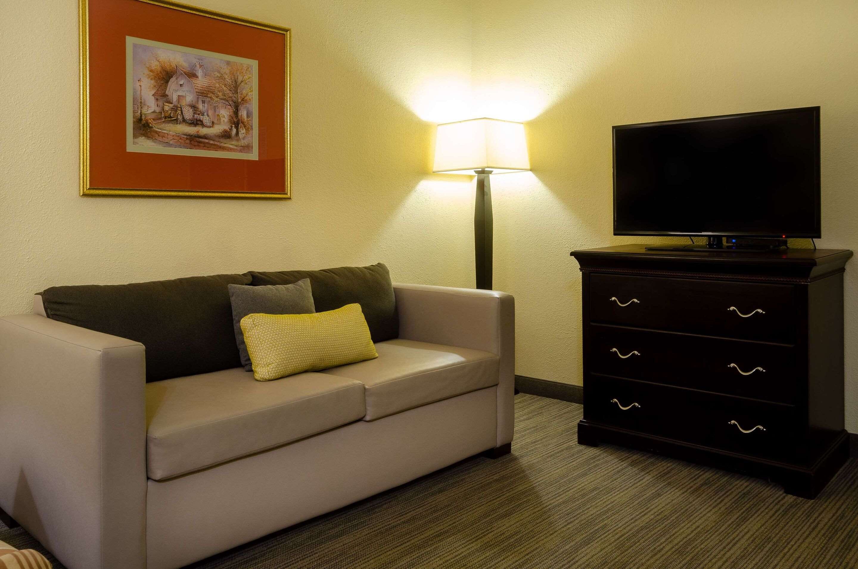 in-room safe, desk, laptop workspace, blackout curtains