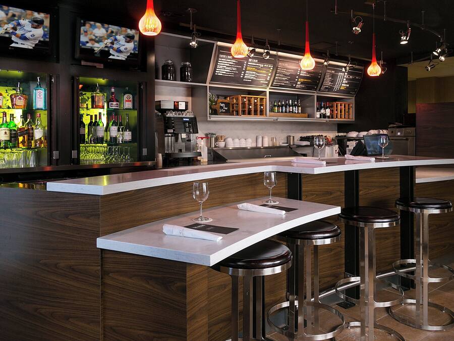 Petit déjeuner servi sur place