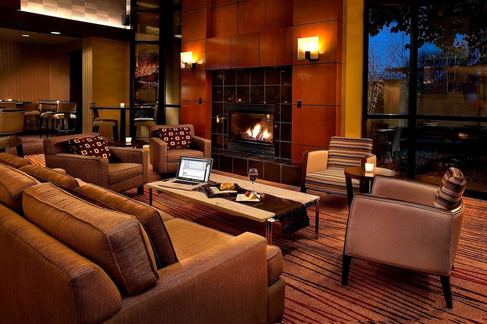 Courtyard by Marriott Seattle Sea-Tac Area