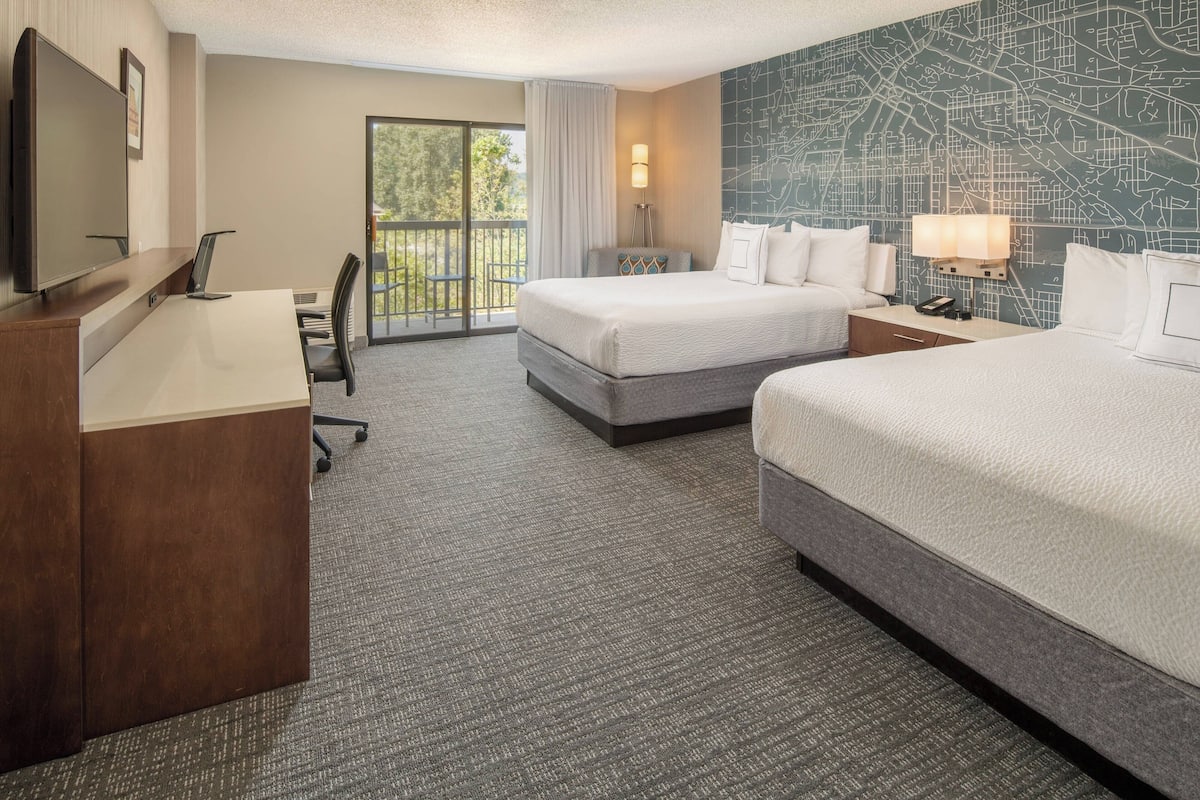 In-room safe, desk, laptop workspace, iron/ironing board