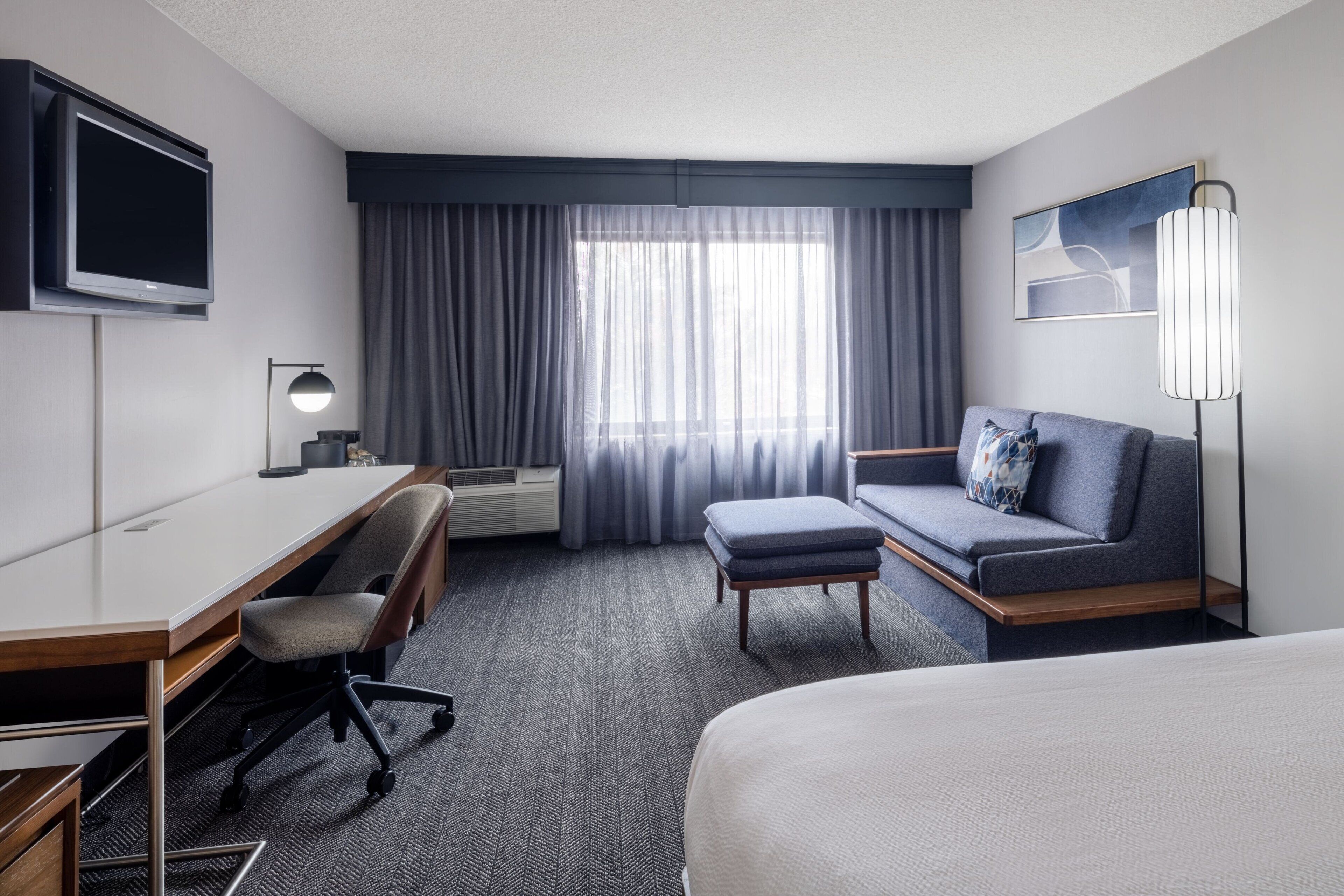 in-room safe, desk, laptop workspace, blackout curtains