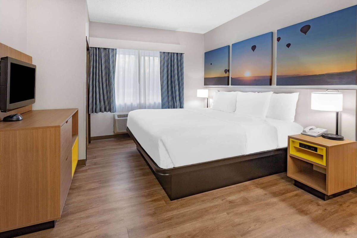 In-room safe, desk, laptop workspace, blackout curtains