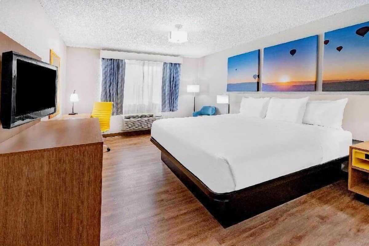 In-room safe, desk, laptop workspace, blackout curtains