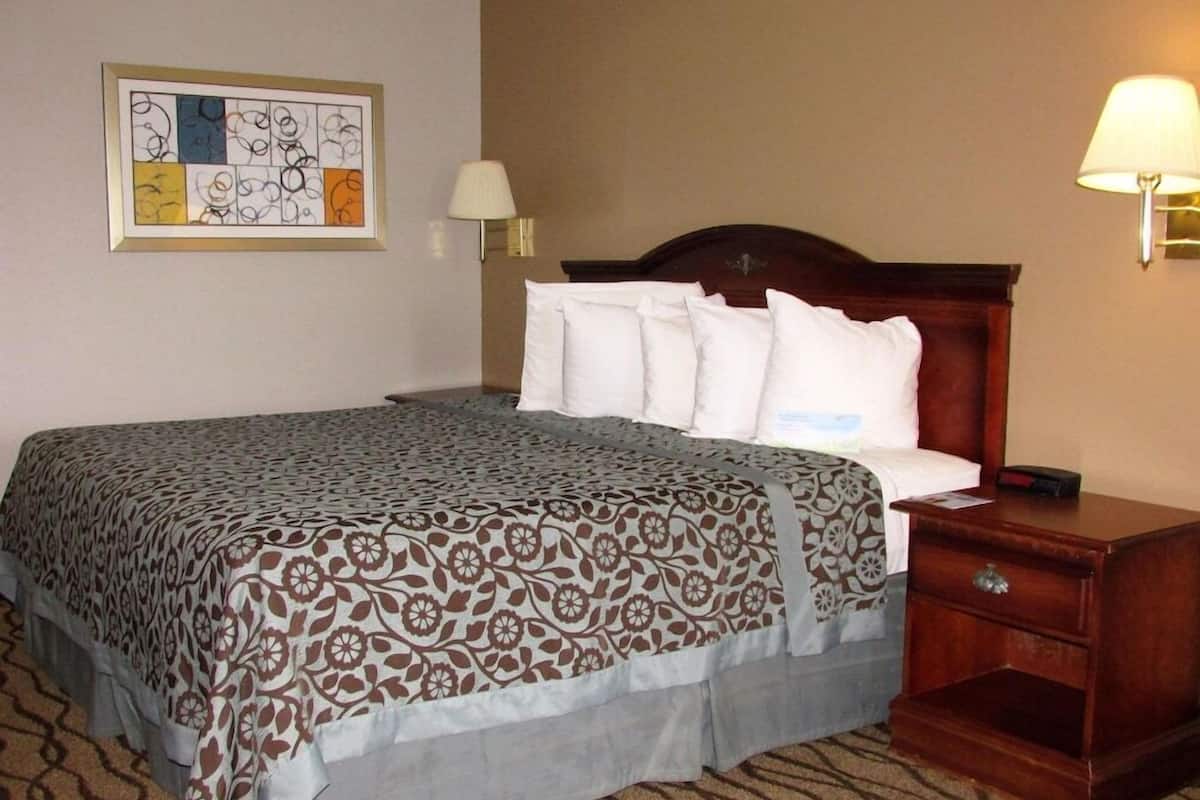 Desk, iron/ironing board, WiFi (free), bed sheets