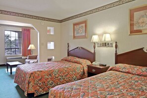 Suite studio, 2 lits doubles, non-fumeur | Bureau, fer et planche à repasser, accès au Wi-Fi (inclus)