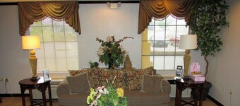 Days Inn & Suites by Wyndham Fort Valley