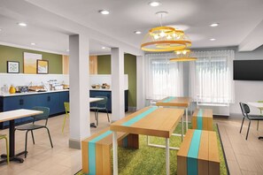 Free daily buffet breakfast