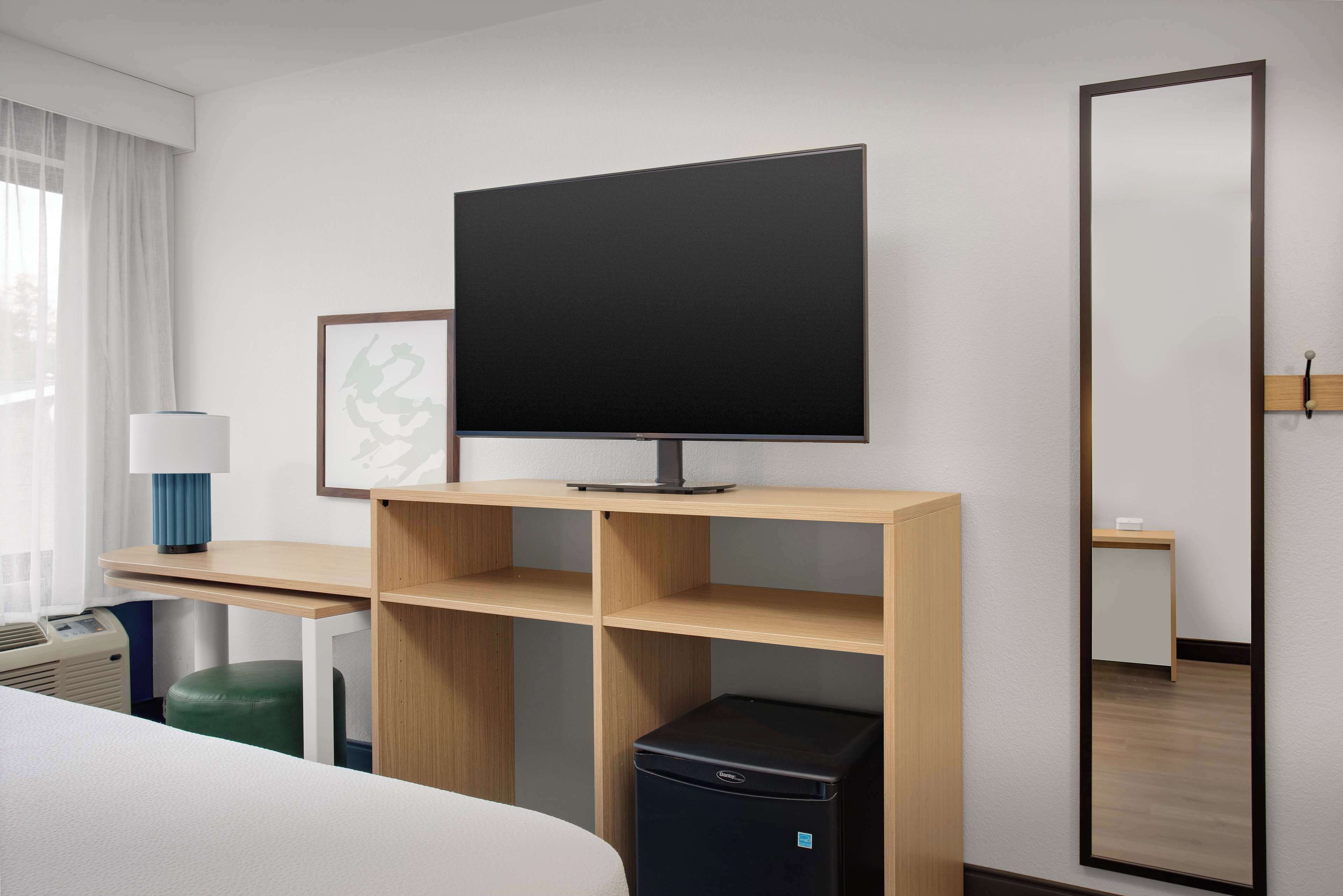 Photo - Spark by Hilton Atlanta Cumberland Ballpark