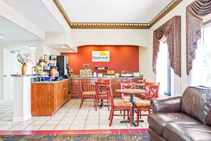 Desayuno continental incluido todos los días 