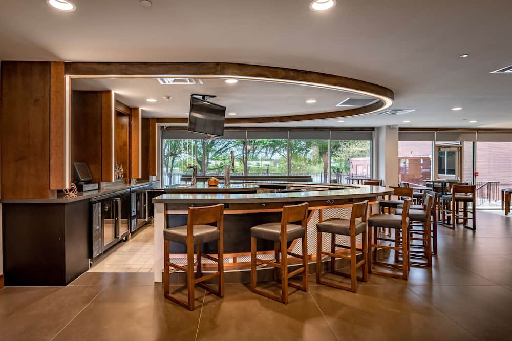 DoubleTree by Hilton Dallas - Farmers Branch