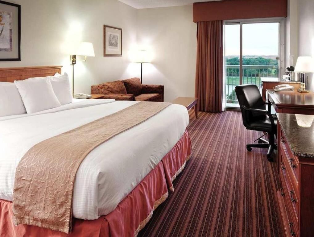 In-room safe, desk, laptop workspace, blackout drapes