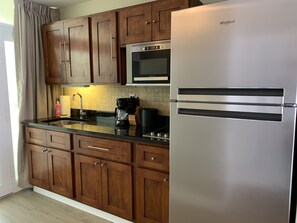 Studio Suite | Private kitchen | Coffee/tea maker