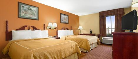 Bureau, fer et planche à repasser, lits bébé (en supplément)