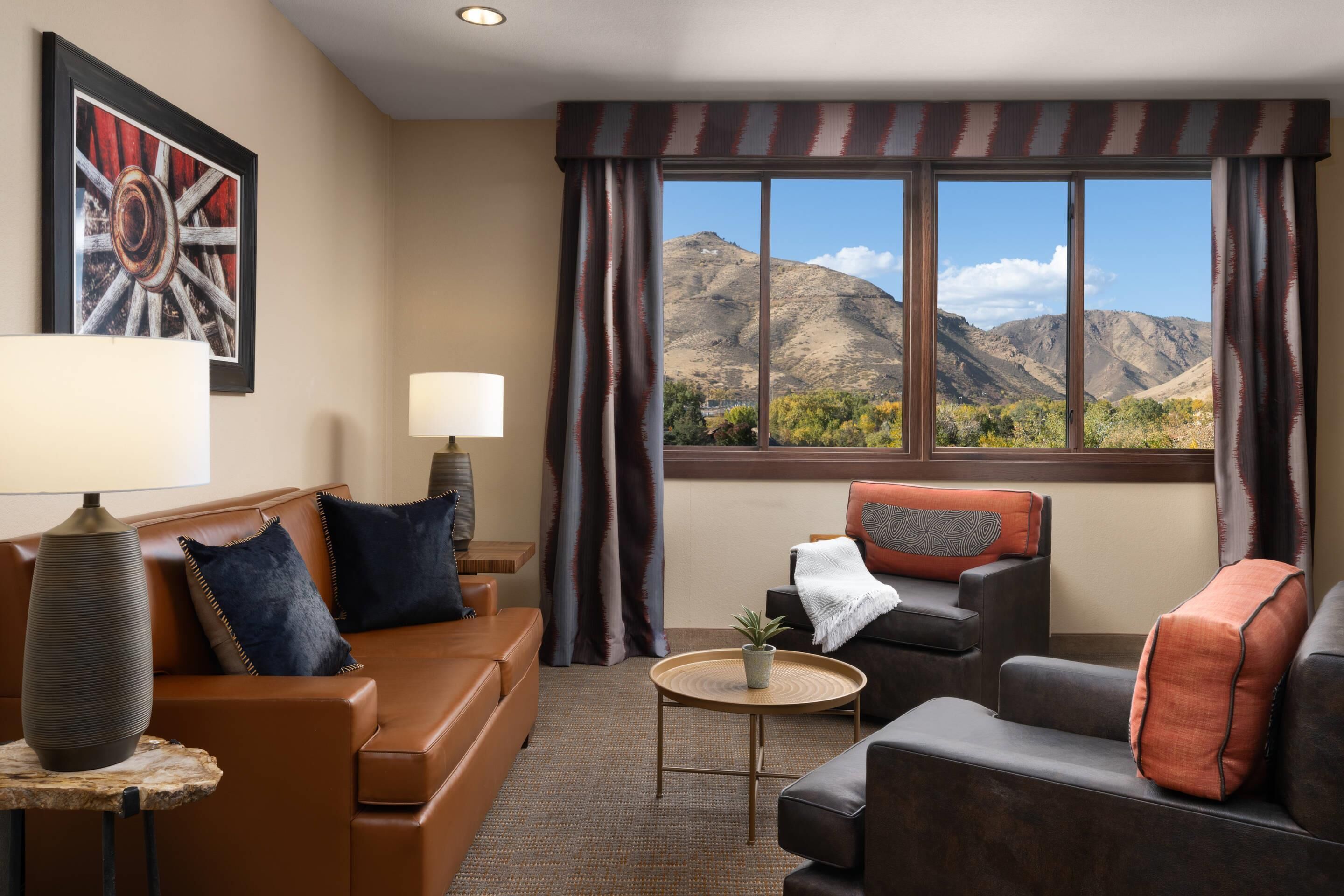 premium bedding, in-room safe, desk, laptop workspace