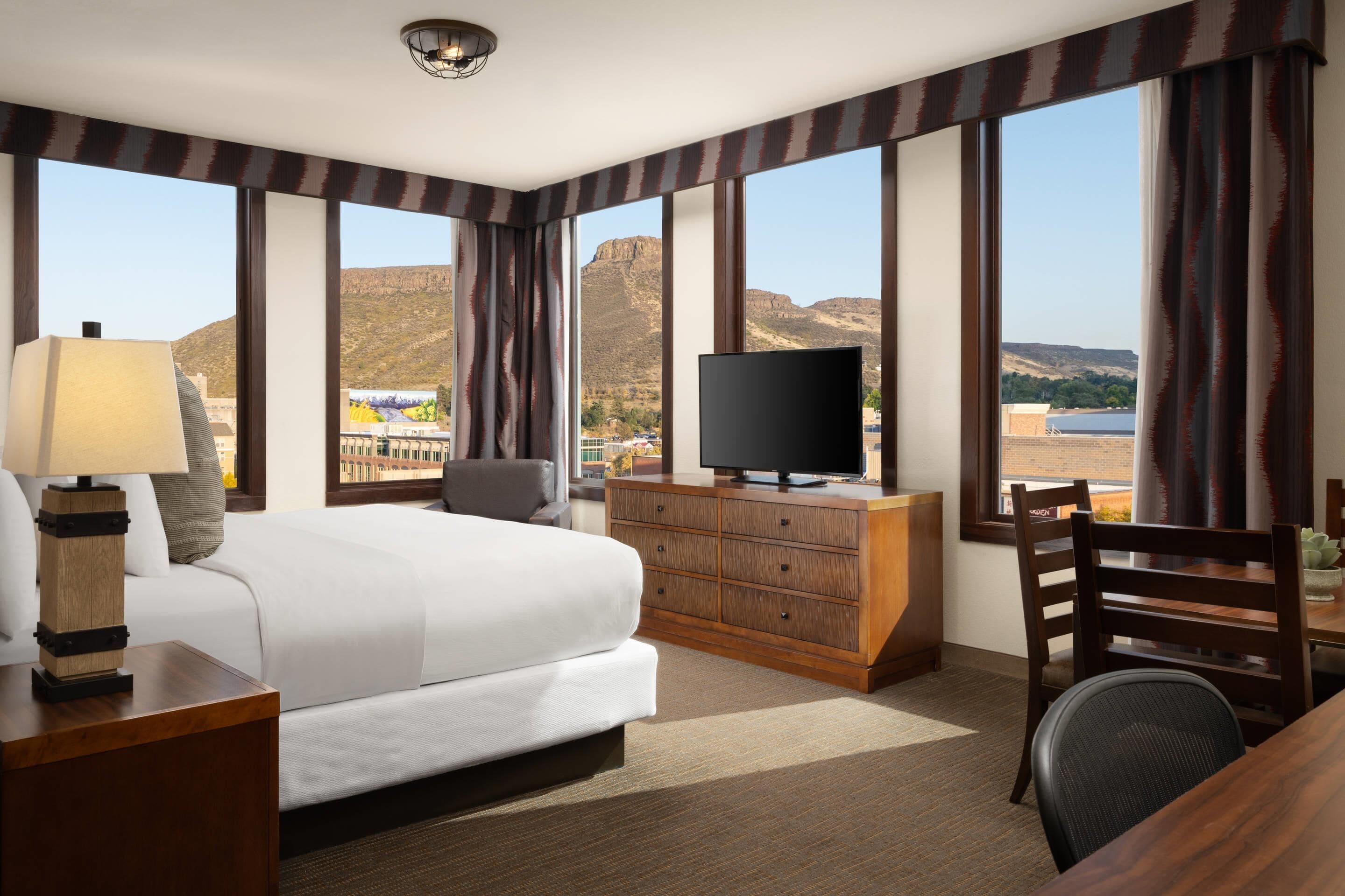 Premium bedding, in-room safe, desk, laptop workspace