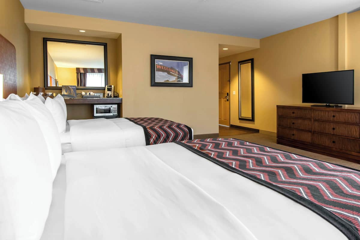 premium bedding, in-room safe, desk, laptop workspace