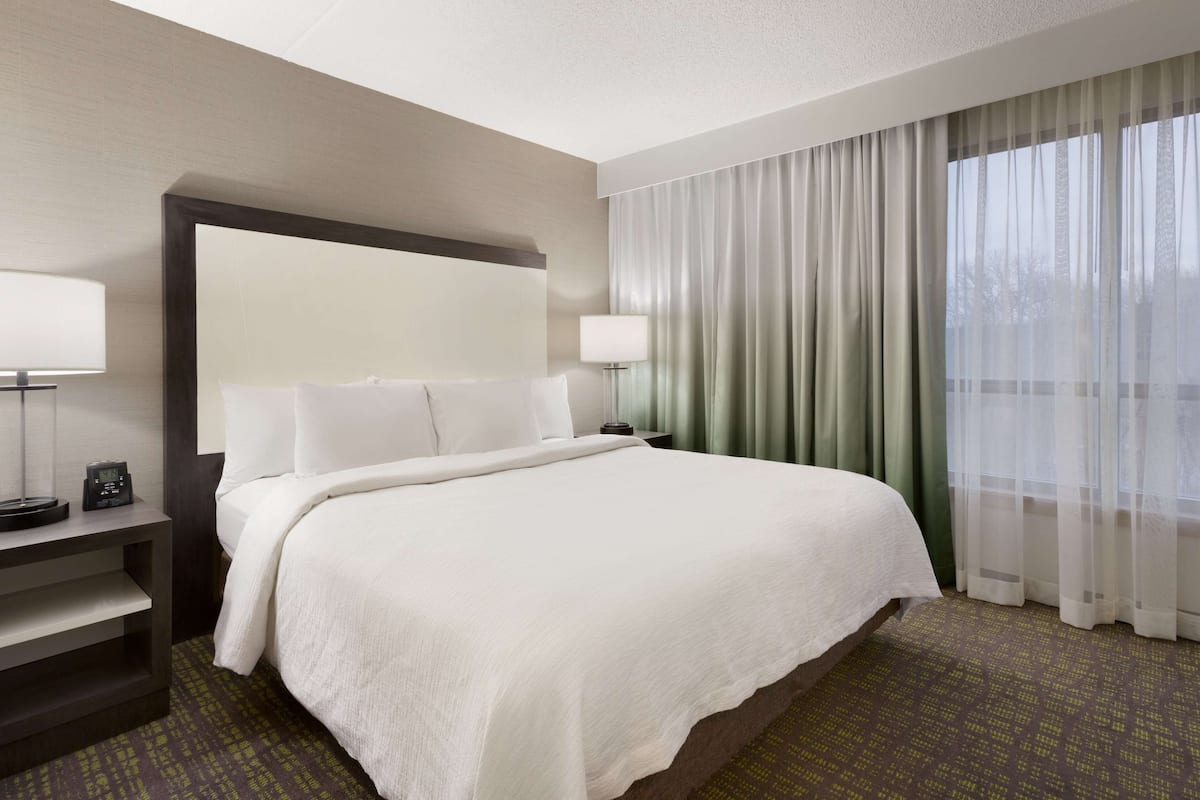 1 bedroom, premium bedding, in-room safe, desk