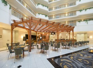 Lunch, dinner and brunch served - Embassy Suites by Hilton Newark Wilmington South (Newark)