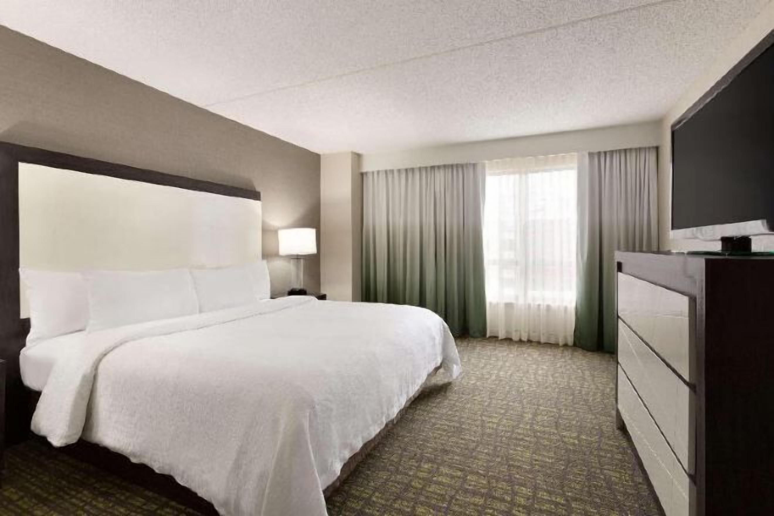 1 quarto, roupas de cama premium, cofres nos quartos, escrivaninha